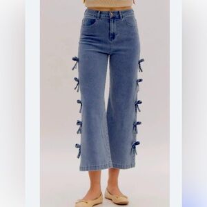 STUNNING Bow Jeans!!!!!  Size Small. NWT